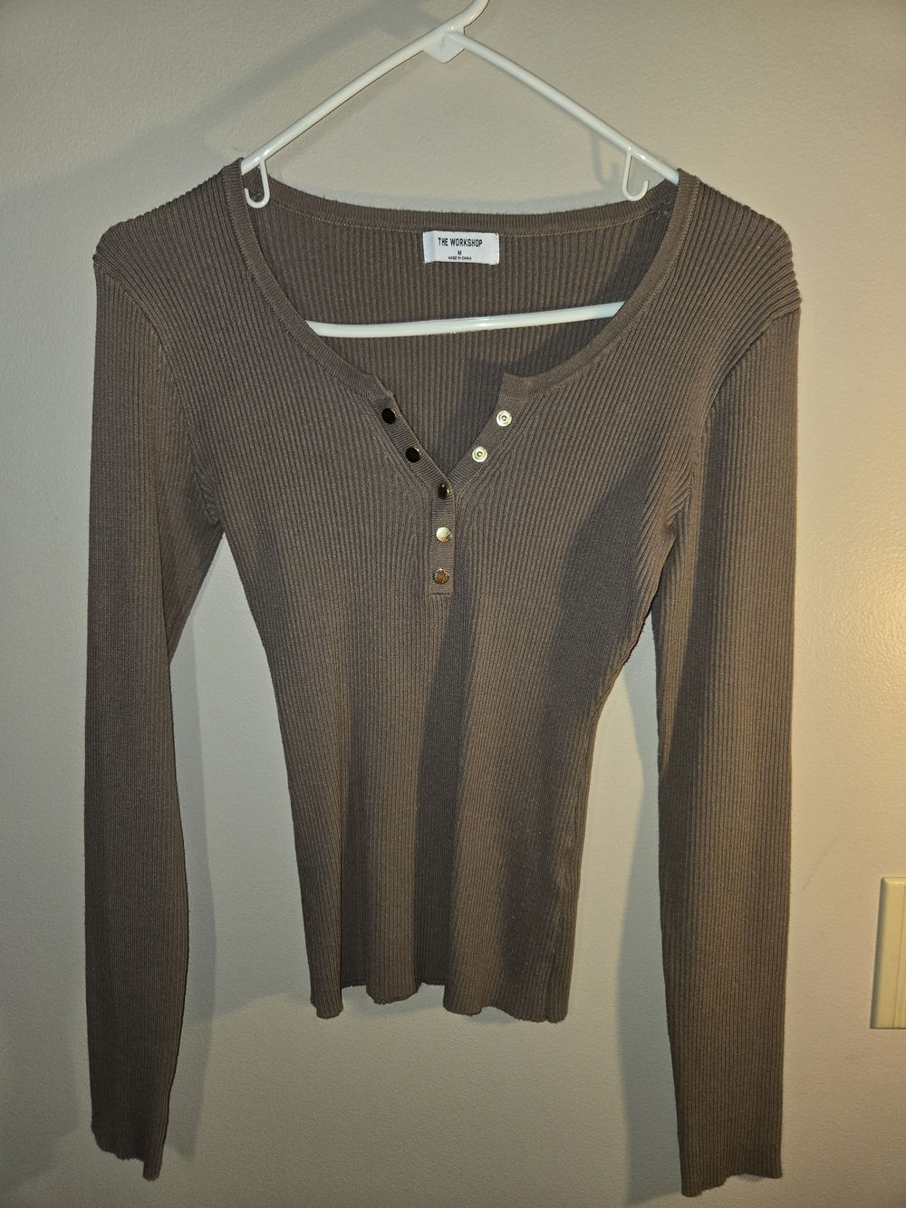 The Workshop Mocha Brown Ribbed Henley Snap Top Medium/Runs Small